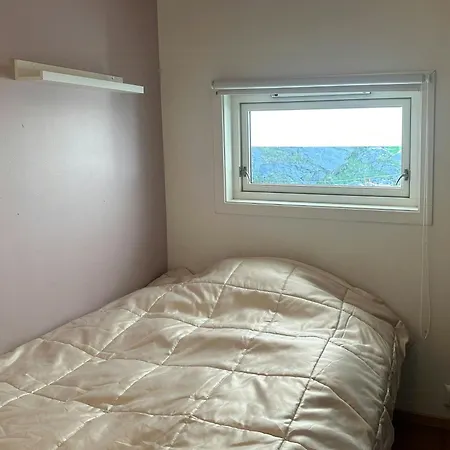 Modern Cabin With Sea View In Bokn Bore