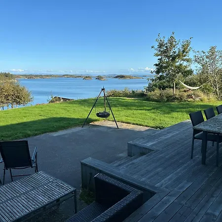 Modern Cabin With Sea View In Bokn *