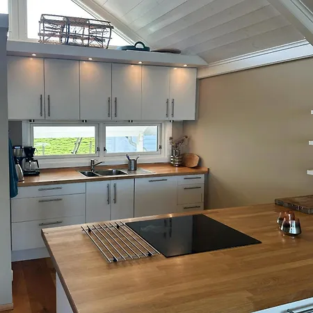 펜션 Modern With Sea View In Bokn *