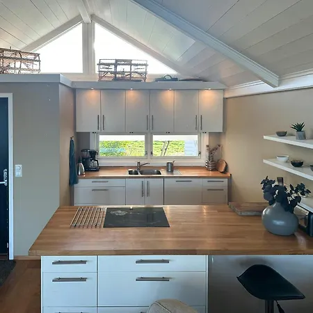 Modern With Sea View In Bokn 펜션 Bore
