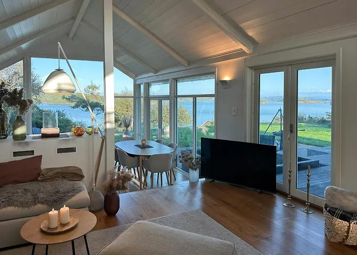Modern With Sea View In Bokn Сasa de vacaciones Bore