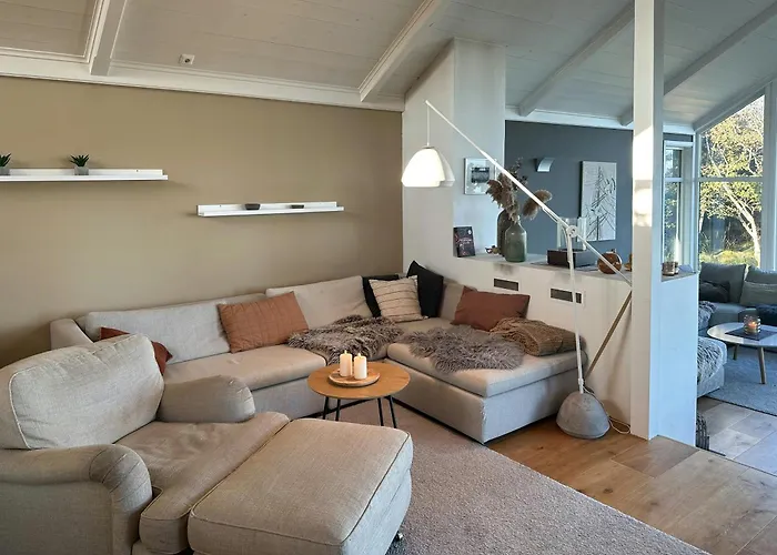 Modern With Sea View In Bokn Сasa de vacaciones Bore