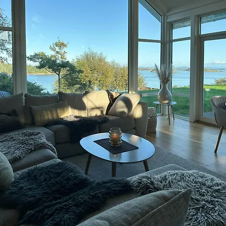 Сasa de vacaciones Modern Cabin With Sea View In Bokn *