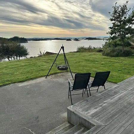 Modern Cabin With Sea View In Bokn Сasa de vacaciones