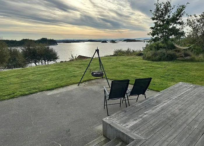 Modern With Sea View In Bokn Hébergement de vacances